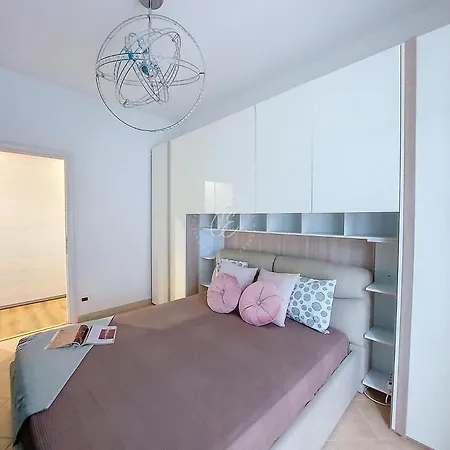 Giuly House Lejlighed