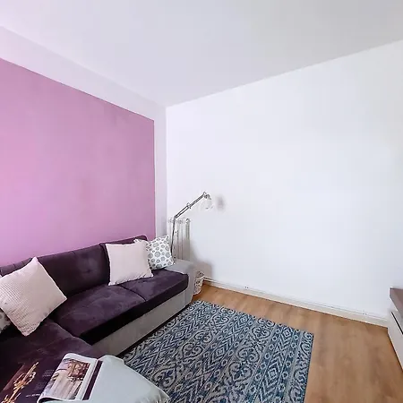 Giuly House Apartment