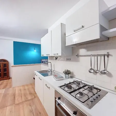 Giuly House Apartment